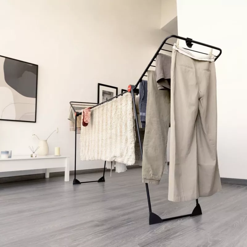 Veļas žāvētājs VILEDA Infinity Flex Ultimate Teleskopisks — melns, pārklāts alumīnijs, 30 m žāvēšanas telpas, salokāms, ritentiņi