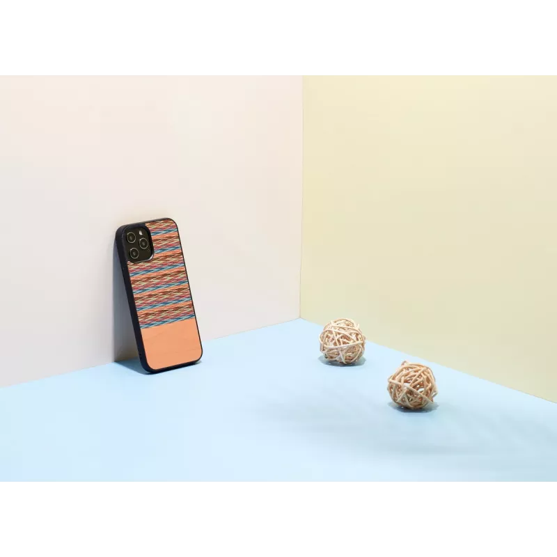 Aizsargmaciņš man and wood iPhone 12 Pro Max — brūns rūtains ar melniem akcentiem