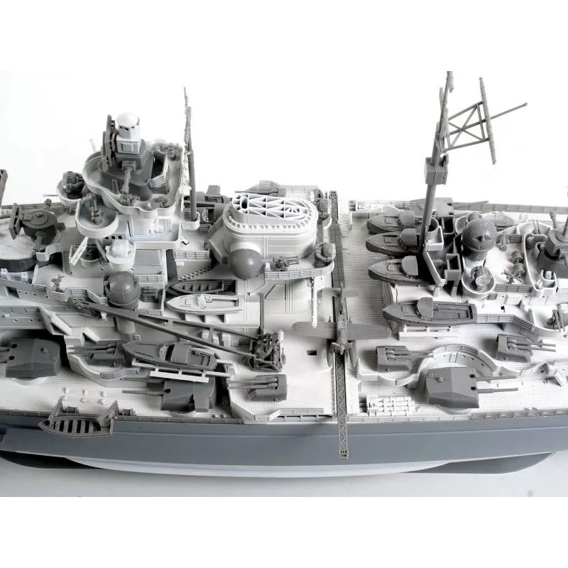 Plastmasas kuģa modelis REVELL Tirpitz 1:350 mērogā