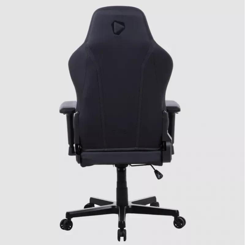 Spēļu krēsls Onex FX8 Formula X — ergonomisks sacīkšu stila sēdeklis, regulējami roku balsti, atgāšanās un slīpuma funkcijas, melns