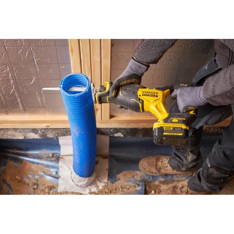 Stanley Fatmax SFMCS311B zobenveida zāģis 18 V melns, dzeltens
