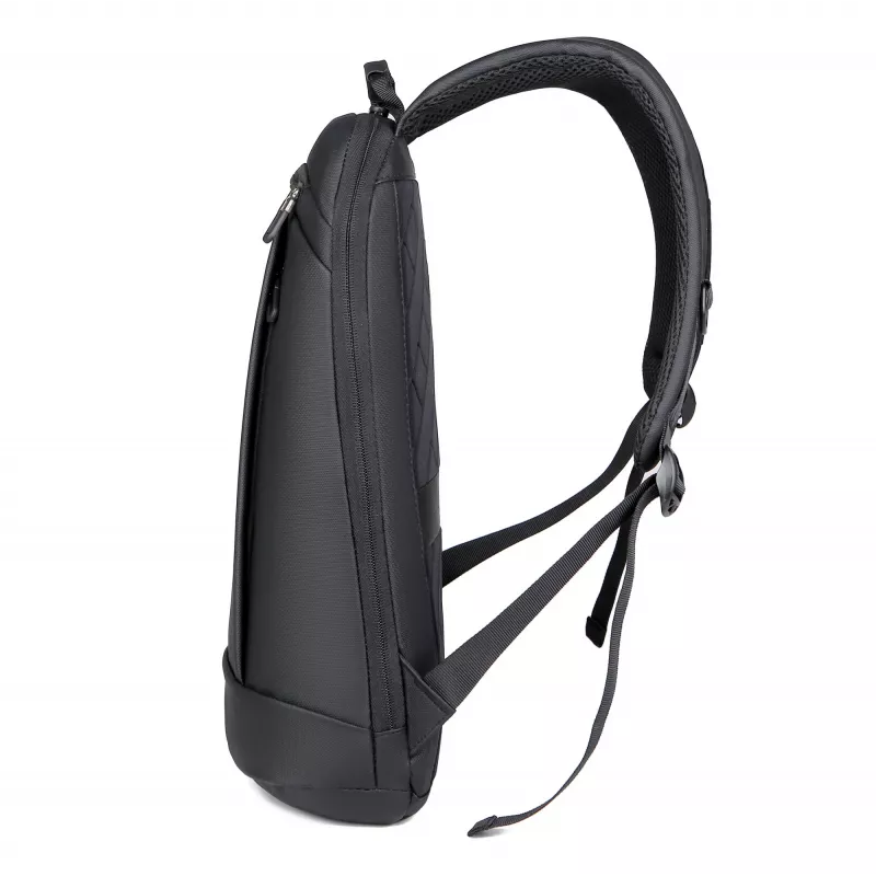 Mugursoma Sponge Thinbag 15,6 collas, melna — Sponge plāna klēpjdatora mugursoma, piemērota 15,6 collu ierīcēm