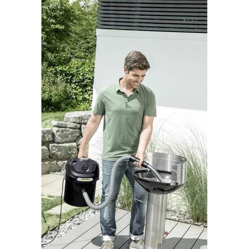 Putekļsūcējs Karcher AD 2 600 AW — sausais pelnu putekļsūcējs, 14 L, 600 AW, šļūtene Ø 3.5 cm, 1 m šļūtene, melns
