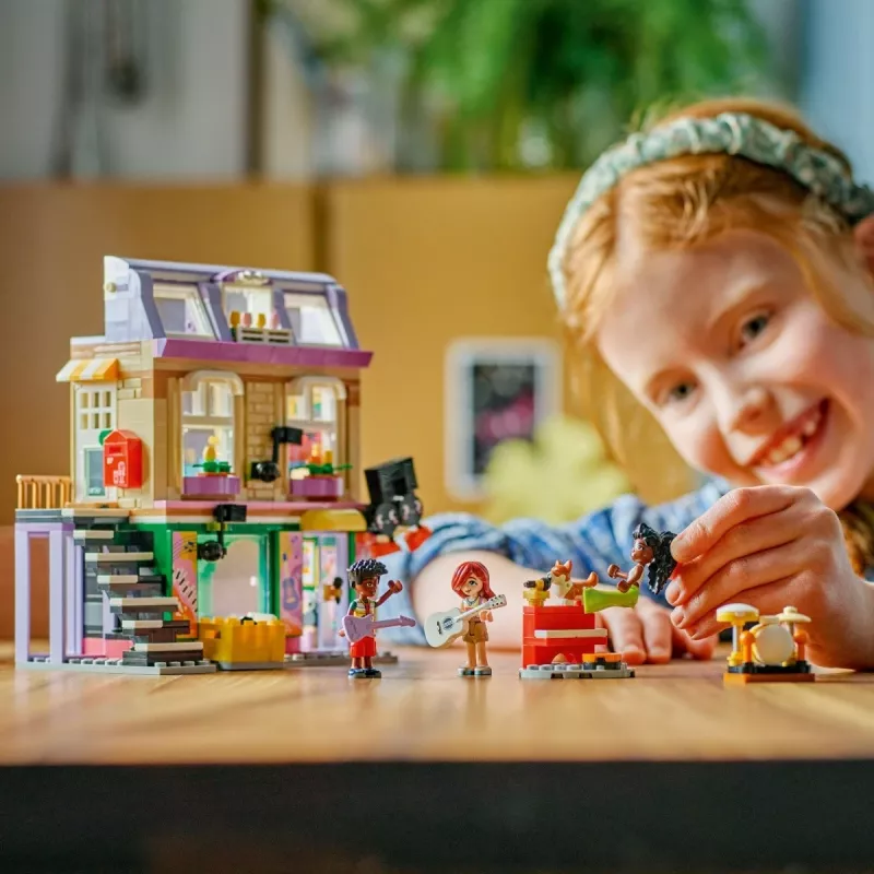 LEGO FRIENDS 42653 Mūzikas veikals un dzīvoklis