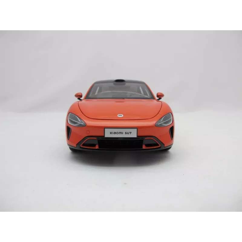 Spiedlējuma modelis Xiaomi SU7 mērogā 1:18, iepriekš salikts, W278×D108×H81,5 mm