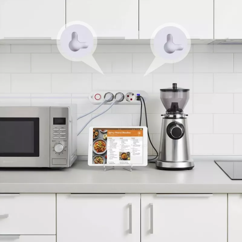 Strāvas sloksne MACLEAN MCE394W — 3 rozetes, 3×USB 2.1A, 110–240V AC, 2500W, 1,5 m kabelis, balta