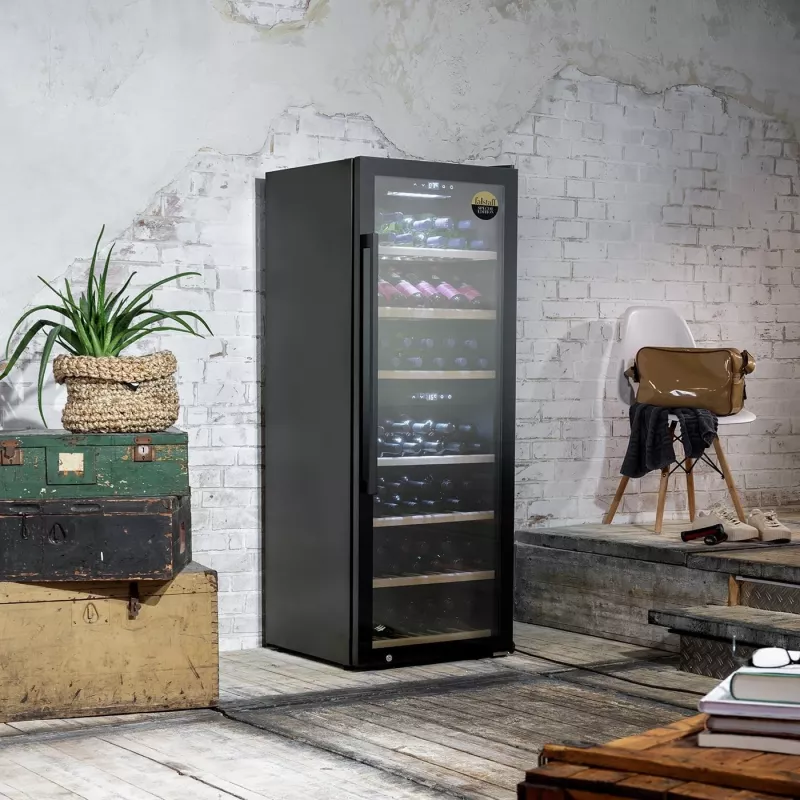 Caso | Smart Wine Cooler | WineExclusive 126 | Energy efficiency class G | Showcase | Free standing | Bottles capacity 126 bottles | Cooling type Compressor technology | Melns