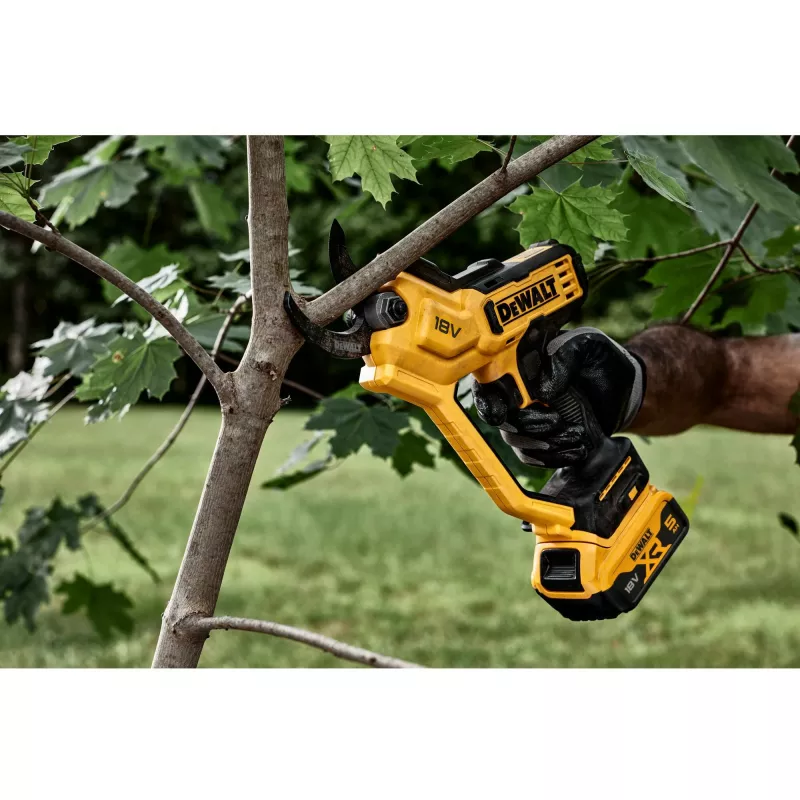Atzarošanas šķēres DeWALT DCMPP568N-XJ ar baterijām darbināmas grieznes, maks. griezuma Ø 3,8 cm, LED gaisma, 1,34 kg