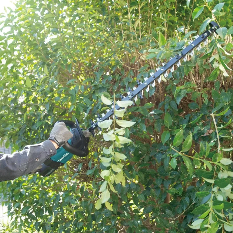 Makita UH007GZ elektriskais dzīvžogu trimmeris ar dubulto asmeni, 3,9 kg