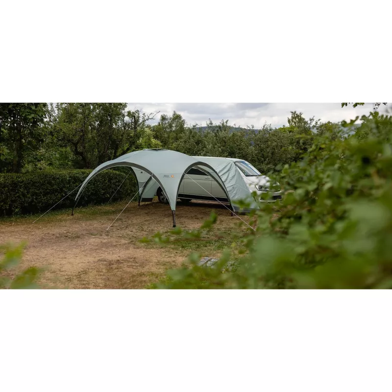 Savienotājs Coleman Event Shelter M — gaiši pelēka slēdzene, saderīgs ar Event Shelter M Pro M