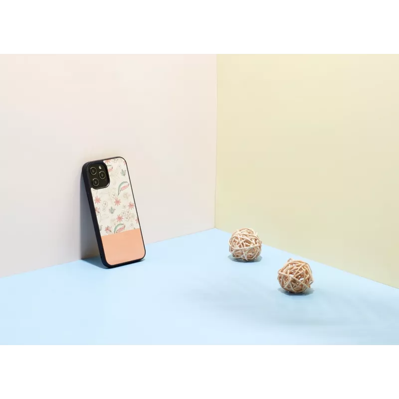 Aizsargājošs tālruņa maciņš Man and Wood iPhone 12 / 12 Pro — rozā zieds uz melna