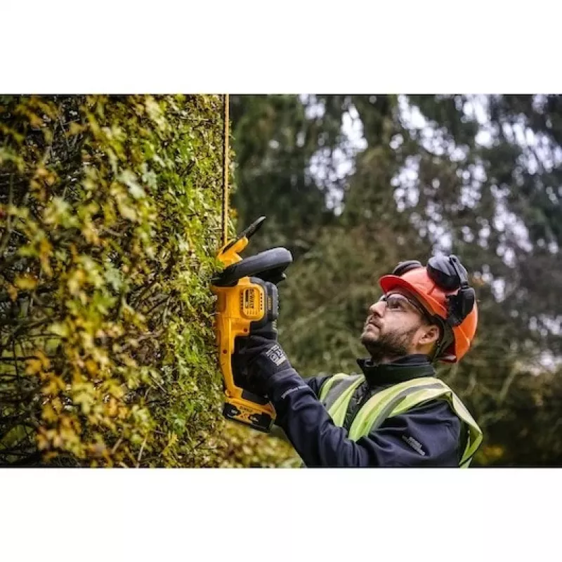 DEWALT DZĪVŽOGU TRIMMERIS 18V DCMHT563P1 550mm 1x5.0Ah