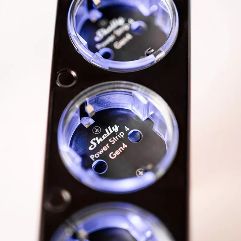 Strāvas sadalītājs Shelly Plug & Play PS4 Gen4 — 4 rozetes, 12A katrai rozetei