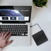 Ārējais DVD‑RW diskdzinis QOLTEC 51857 — USB 3.0, SATA interfeiss, DVD±R 8x, DVD±RW 4x, DVD‑RAM 5x, CD 24x, melns