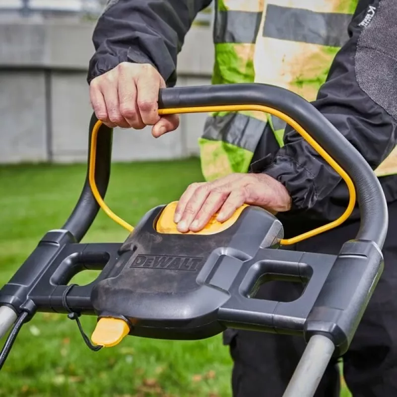 Stumjamais zāles pļāvējs DeWALT DCMW564P2-QW