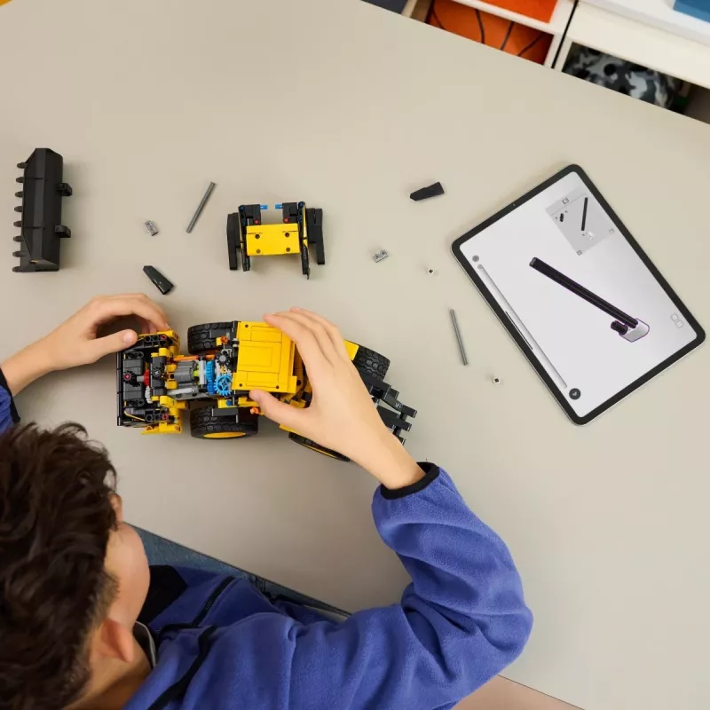 Konstruktors LEGO Technic Volvo L120 elektriskā riteņa iekrāvēja modelis 42209, 973 gab., vecumam no 9 gadiem, 140×110×350 mm