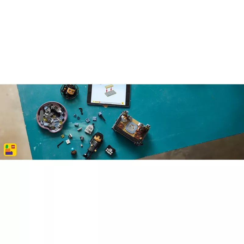 LEGO WEDNESDAY 76780 Wednesday Addams figūra