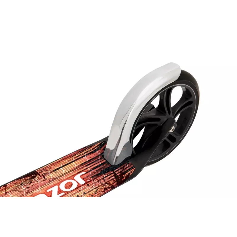 Kick scooter Razor A5 Lux — alumīnijs, 20 cm poliuretāna riteņi, salokāms, regulējams augstums, maks. slodze 100 kg, melns
