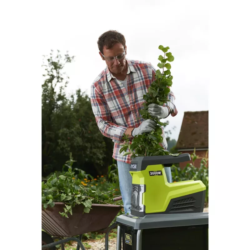 Ryobi RSH3045U - Smalcinātājs - Elektrisks - 3000 W - Griešanas jauda: 45 mm - 21 kg