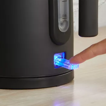 Elektriskā tējkanna Petra 1,7L 3KW matēti melna
