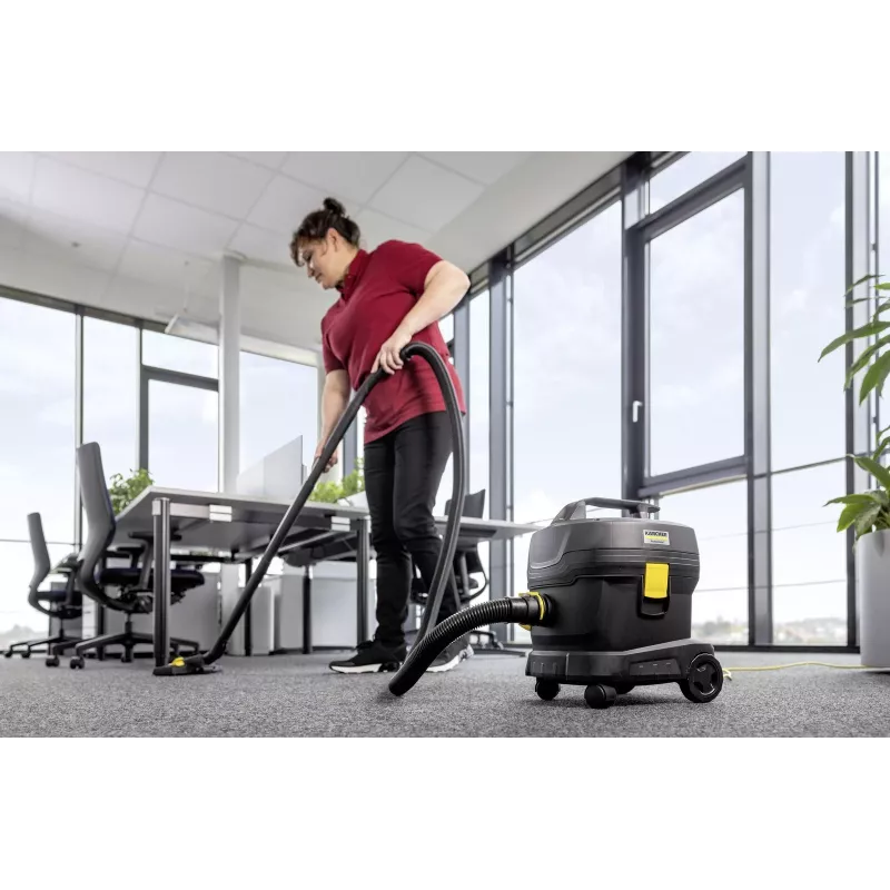 Putekļsūcējs | KARCHER | Ieejas jauda 850 W | Putekļu ietilpība 11 L | Mucu putekļsūcējs | Tīrīšanas veids Sausā | Putekļu tvertne Putekļu maiss | Krāsa Melna | 1.527-222.0