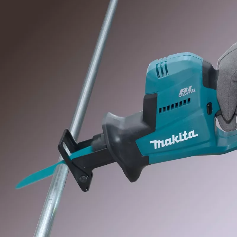 Bezvadu zāģis Makita DJR189Z 18 V melns, zils