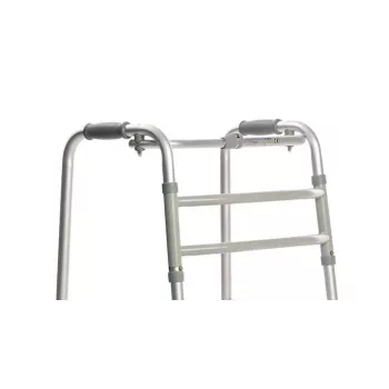 Ritošais rāmis VITEA CARE PPC013VC — 4 riteņu alumīnija rollators, regulējams augstums 81,5–91,5 cm, 8 cm riteņi, platums 550 mm, maks. lietotājs 110 kg