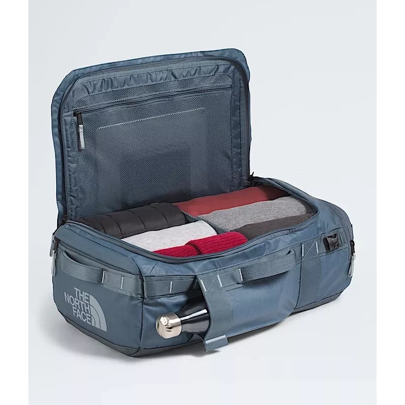 Ceļojuma soma The North Face Base Camp Voyager Duffel 32L - pelēka/sarmas pelēkā