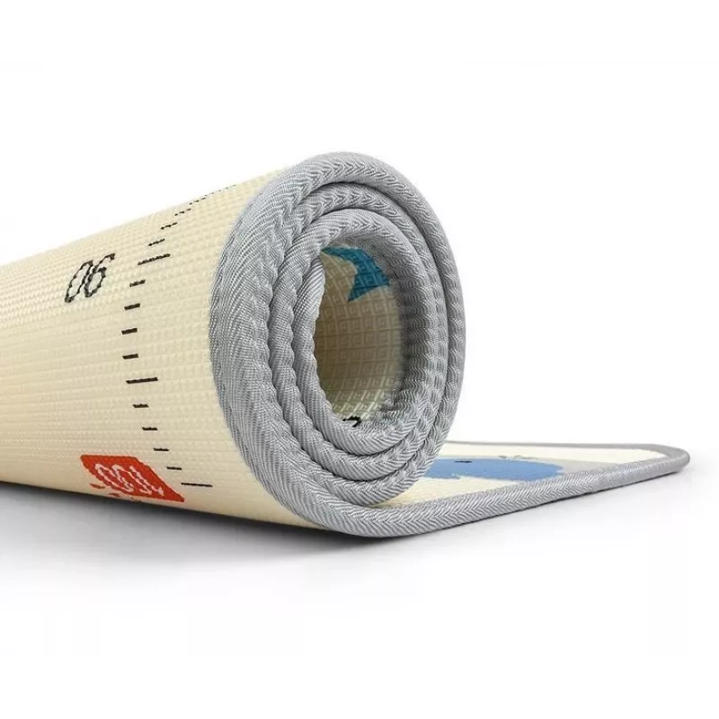 Play Foam Mat milly mally modelis 4688 — sarullēts putu paklājiņš ar lācīša un vaļa apdruku