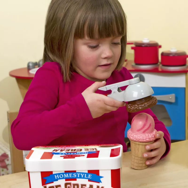 Melissa & Doug Scoop & Stack saldējuma komplekts rotaļu virtuvei