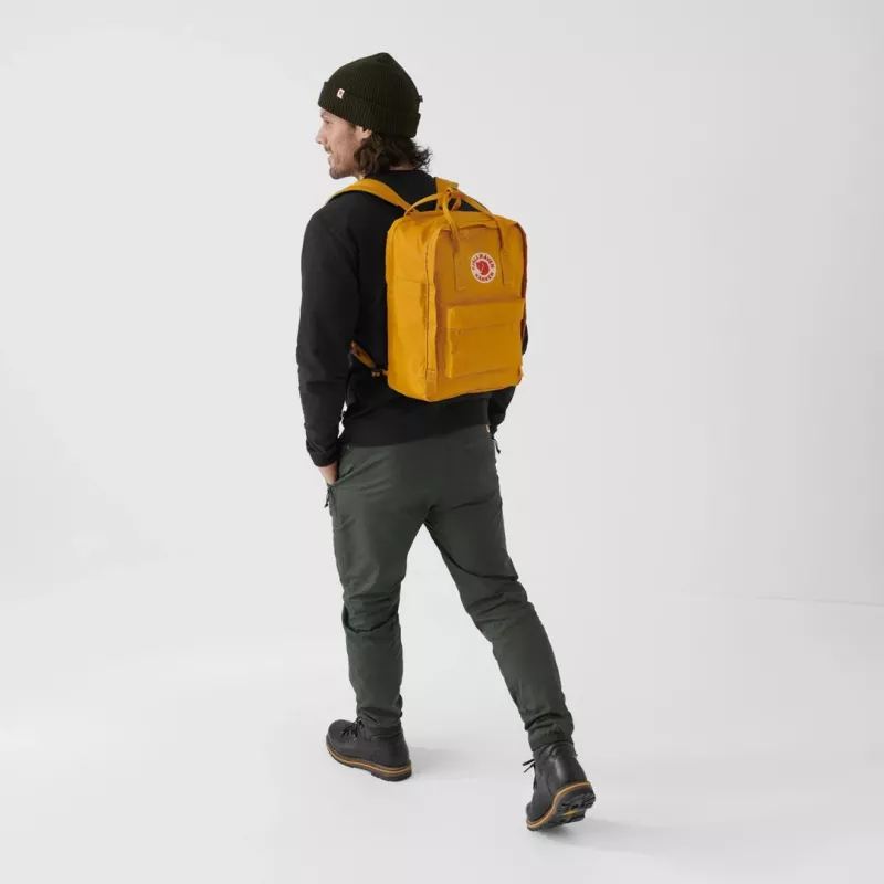 Mugursoma Fjällräven Kanken Laptop 13 inch — Ikdienas pilsētas mugursoma, dzeltena, 250×160×350 mm, poliamīds/PP/vinils