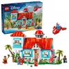 LEGO komplekts Disney 43268 Pludmales māja — modulāra mājas būvēšana, 834 detaļas, 5 minifigūras, vecumam 9+