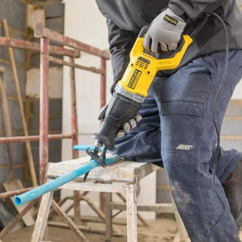 STANLEY FME360 900 W elektriskais abpusgriezošais zāģis, 2,8 cm gājiens, mīkstais starts, mīkstais rokturis, zāģa asmens iekļauts