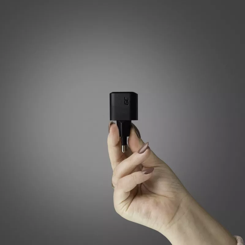 Mobilo ierīču lādētājs zaļa Cell CHARGC06, USB-C 33 W, Quick Charge 3.0, maiņstrāvas ieeja 100–240 V, melns