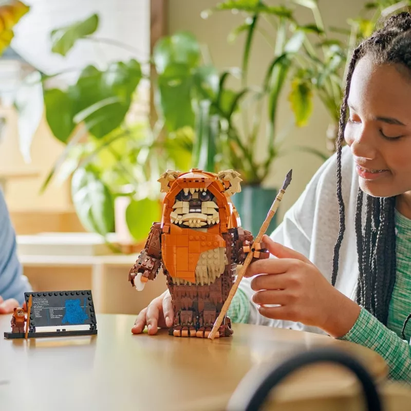 LEGO Star Wars Construct Wicket the Ewok 75430 būvkomplekts — 1010 detaļas, 230 mm modelis, vecumam 12+