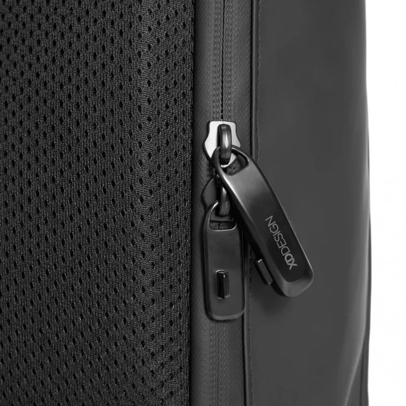 Mugursoma XDDESIGN URBAN FLAP-TOP P706.2601 — ūdensizturīga, viegla, melna