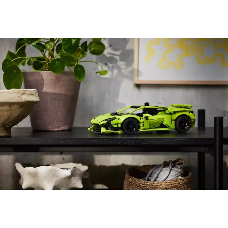 LEGO Technic konstrukciju modeļa komplekts Lamborghini Huracán Tecnica mērogā 1:10, 806 detaļas, vecumam 9+