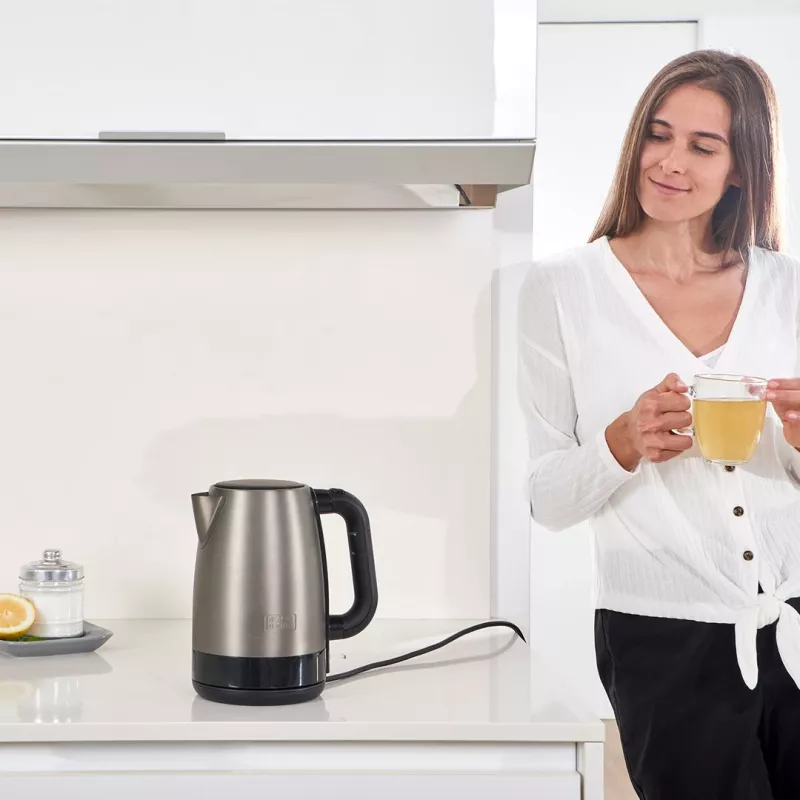 Black+Decker elektriskā tējkanna BXKE2201E