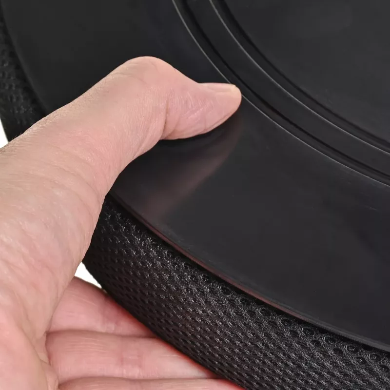 Ortopēdiskais grozāmais spilvens ActionMed PO600AM — apļveida sēdekļa spilvens, 360° rotācija, 1,5 kg, melns