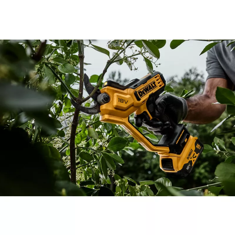 Atzarošanas šķēres DeWALT DCMPP568N-XJ ar baterijām darbināmas grieznes, maks. griezuma Ø 3,8 cm, LED gaisma, 1,34 kg