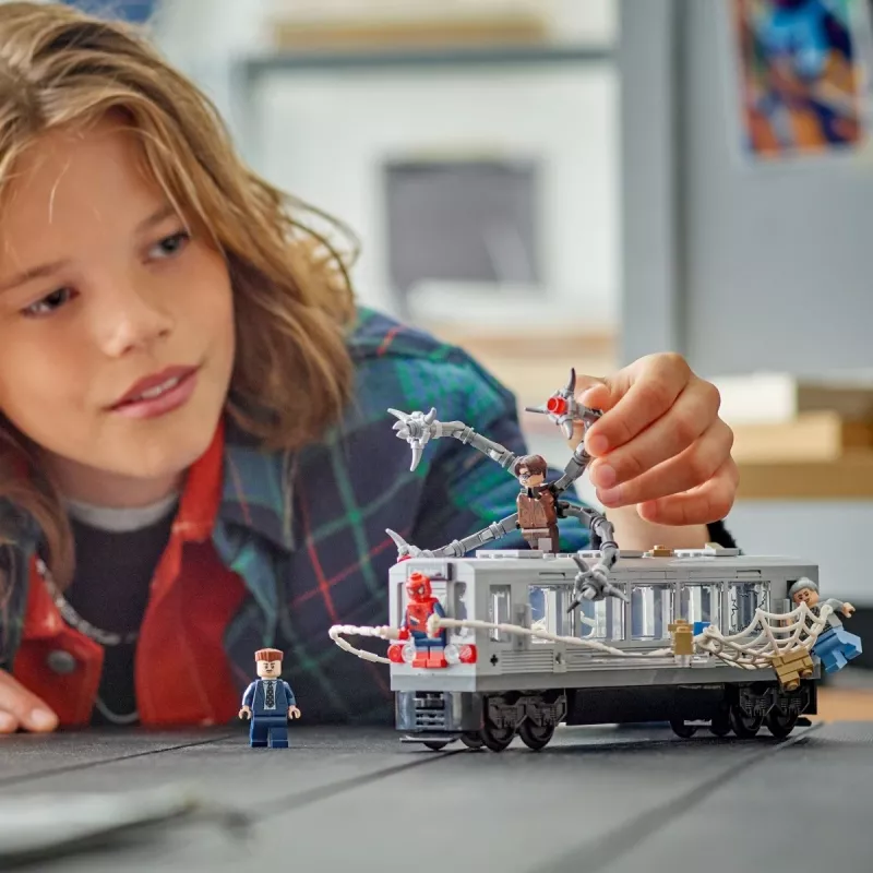 Konstrukciju rotaļlietu komplekts LEGO Marvel Super Heroes 76321 Spider-Man Doc Ock metro konfrontācija, 393 detaļas, 4 minifigūras, vecums 9+