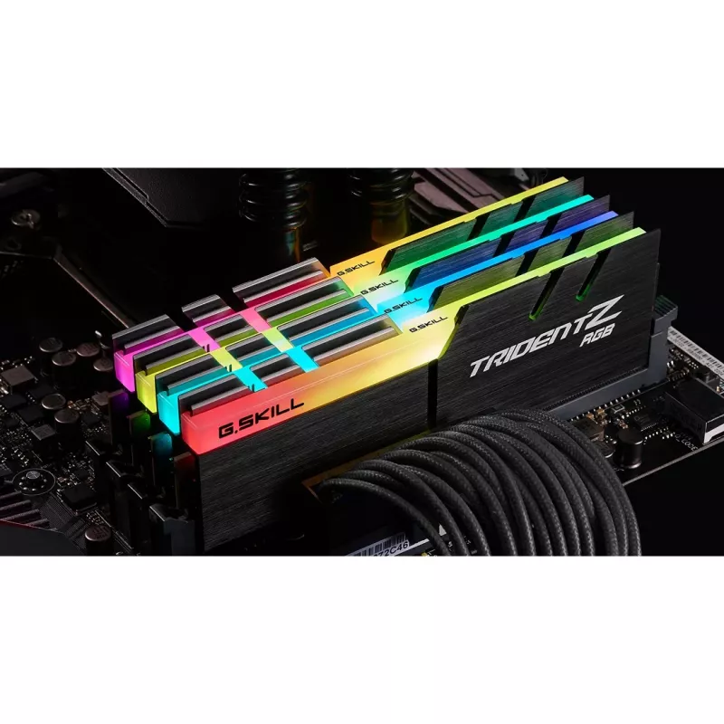 DIMM 32 GB DDR4-3600 (4x 8 GB) Quad-Kit, atmiņa melna, F4-3600C16Q-32GTZRC, Trident Z RGB, INTEL XMP