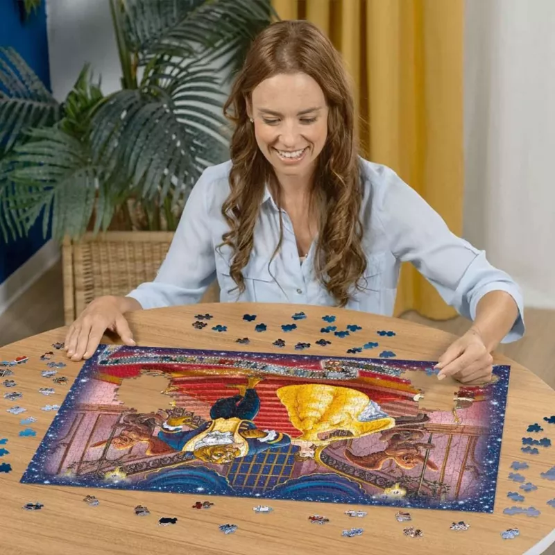 Puzle Disney Collector's Edition - Skaistule un briesmonis (1000 gabali)