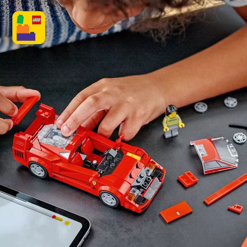 LEGO Speed Champions Ferrari F40 Supercar būvējams transportlīdzeklis rotaļlieta modelis automašīna 9+ gadus veciem zēniem un meitenēm ar vadītāja minifigūru bērnu guļamistabai