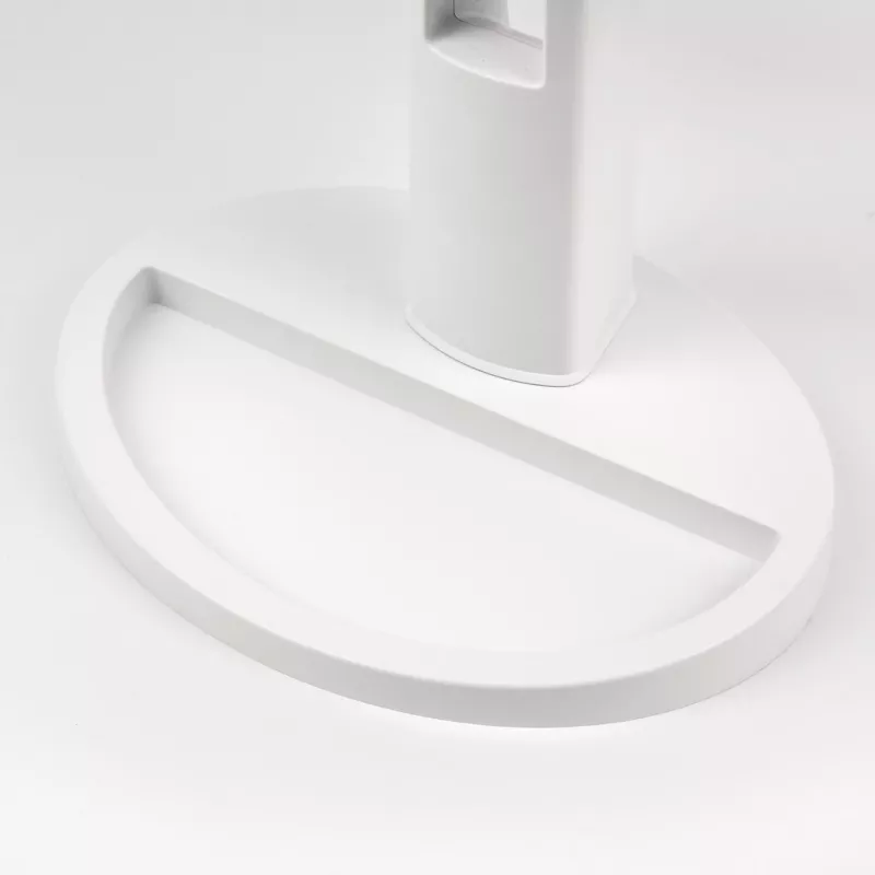 Brīvi stāvošs grima spogulis Girmi BE04 — taisnstūra formas, 1× palielinājums, balta LED gaisma, USB/4×AA, 180° rotācija
