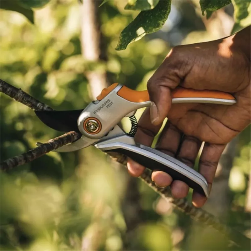 Fiskars 1057168 Plus Metal dārza šķēres Bypass (1057168)