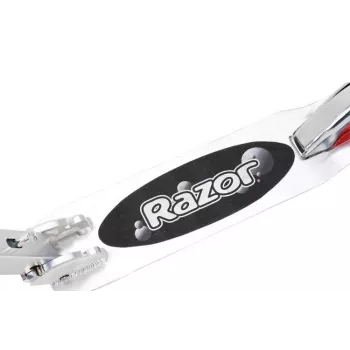 Kick scooter Razor A5 Lux — alumīnijs, 20 cm poliuretāna riteņi, salokāms, regulējams augstums, maks. slodze 100 kg, melns