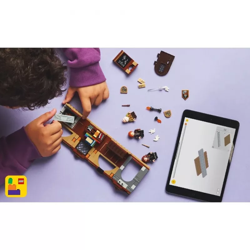 Būvēšanas komplekts LEGO Harry Potter Cūkkārpas pils Burvestību nodarbība 76442 — 204 detaļas, 3 minifigūras, vecumam 8+