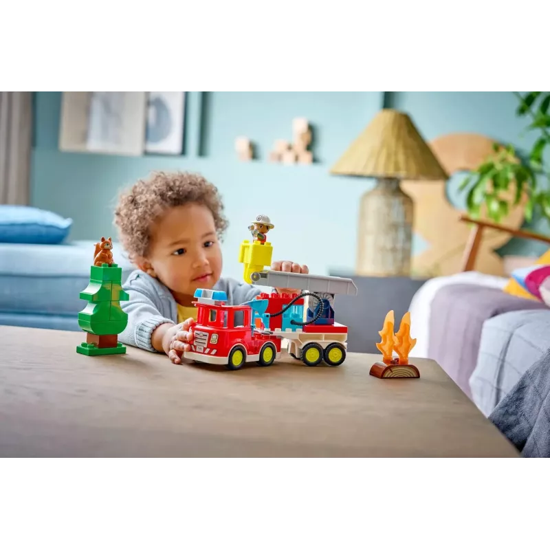 LEGO DUPLO 10473 Ugunsdzēsēju mašīna ar šļūteni un ugunsdzēsēju