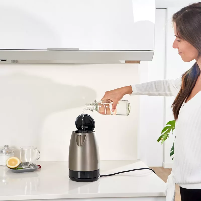 Black+Decker elektriskā tējkanna BXKE2201E